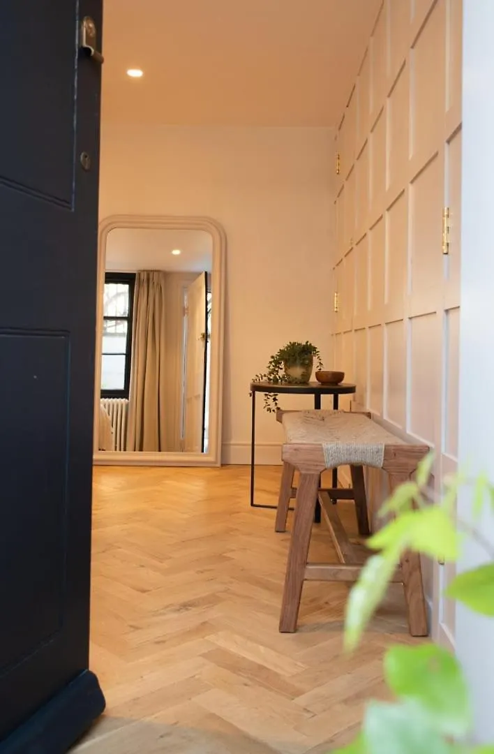 Stunning Townhouse Apartment In Central Cambridge 0*,