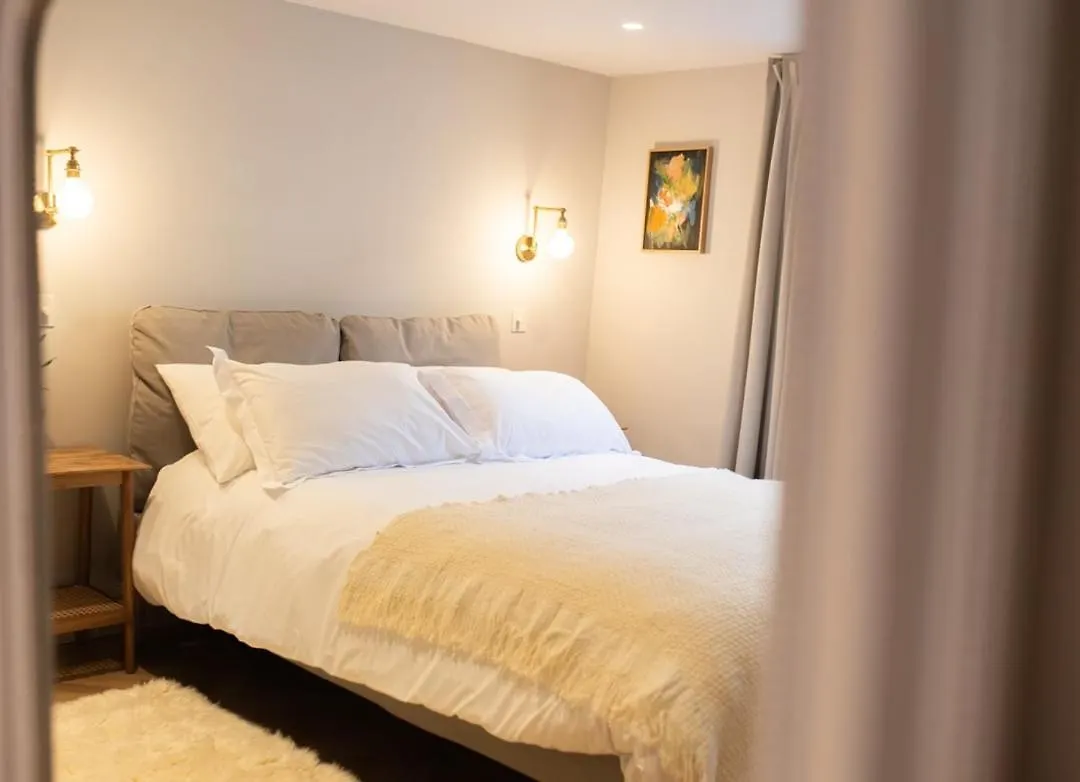 Stunning Townhouse Apartment In Central Cambridge